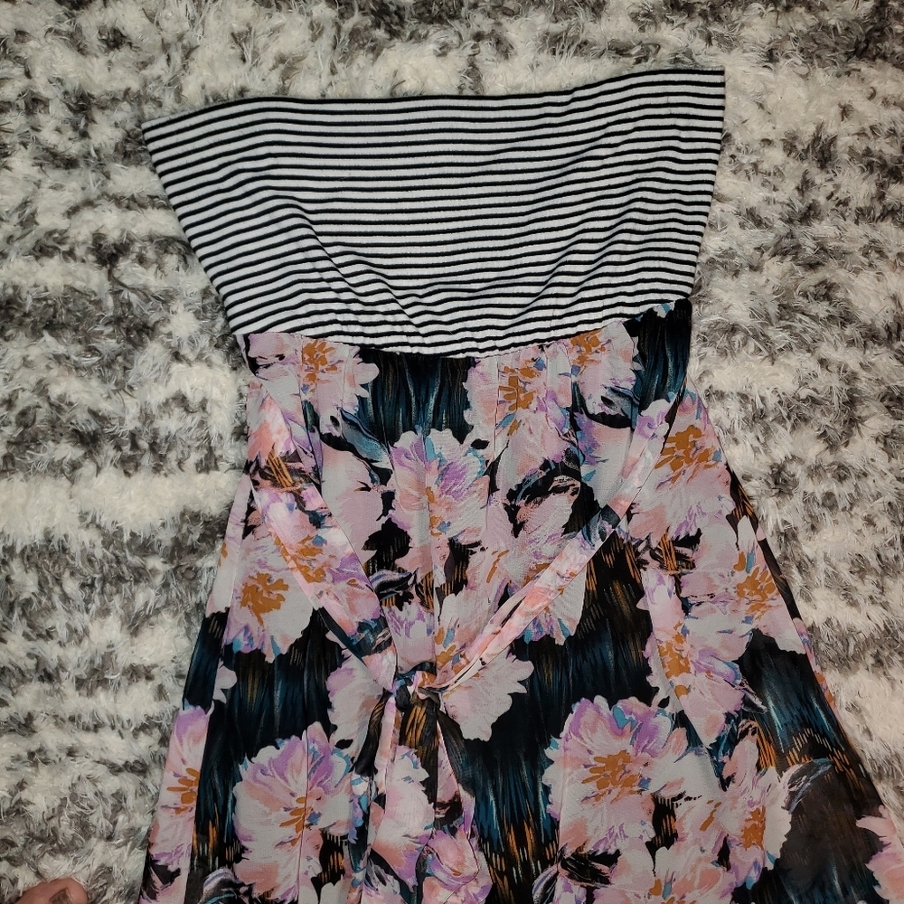 Xhilaration Strapless Dress size Medium 😍